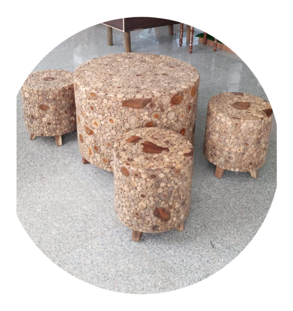 COIN ROUND TABLE WITH 4 STOOLS